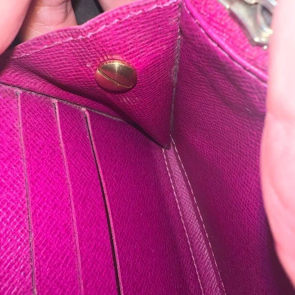 Louis Vuitton epi plum color wallet with chain - Picture 11 of 14